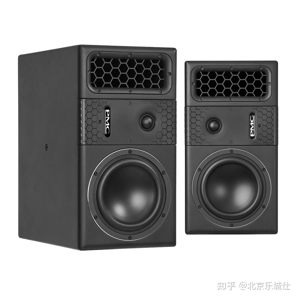 PMC6 专业录音棚的卓越选择——有源双分频监听音箱与一站式解决方案